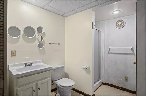 Bath - 8381 Pratt Rd, Atchison, KS 66002 photo 3 of 3