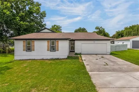 10512 N Oak Trfy, Kansas City, MO 64155