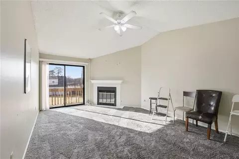 8139 Holmes Rd #202, Kansas City, MO 64131