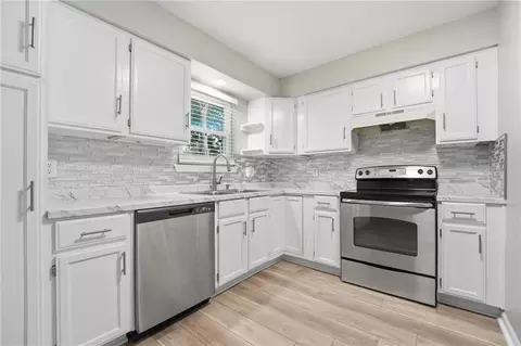 Kitchen - 1010 E Langsford Rd, Lees Summit, MO 64063 photo 1 of 1