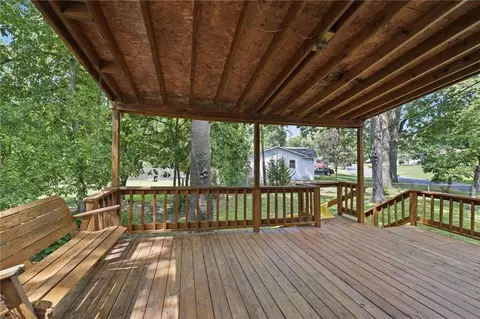Exterior - 1010 E Langsford Rd, Lees Summit, MO 64063 photo 3 of 10