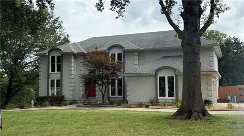 4104 SW Hickory Ln, Blue Springs, MO 64015