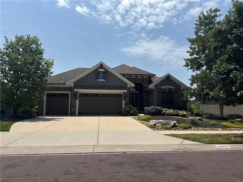 10423 W 168th Ter, Overland Park, KS 66221