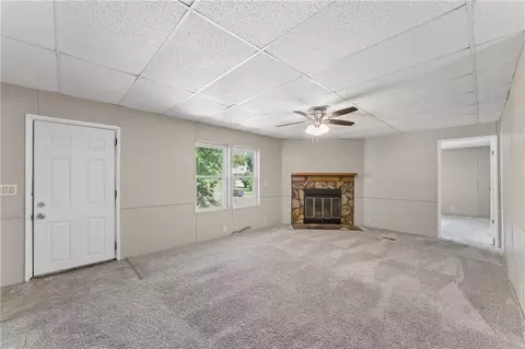 4804 W Christie Cir, Blue Springs, MO 64015