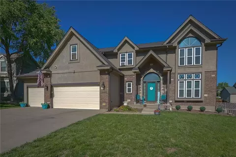 1437 Coventry Ln, Liberty, MO 64068