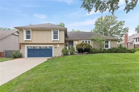 9527 Cedar St, Overland Park, KS 66207
