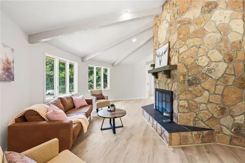 Living - 19607 Fightmaster Rd, Trimble, MO 64492 photo 5 of 7