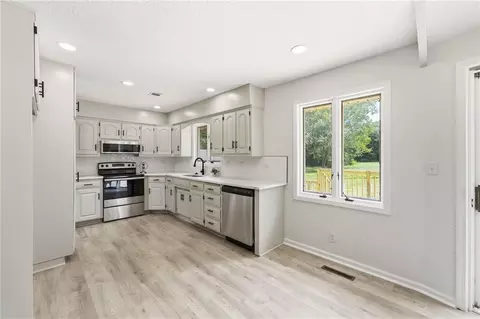 Kitchen - 19607 Fightmaster Rd, Trimble, MO 64492 photo 1 of 2