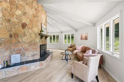 Living - 19607 Fightmaster Rd, Trimble, MO 64492 photo 3 of 7