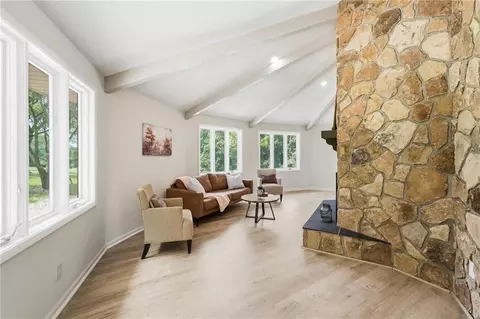 Living - 19607 Fightmaster Rd, Trimble, MO 64492 photo 4 of 7