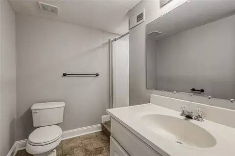 Bath - 613 NE Corder St, Lees Summit, MO 64063 photo 2 of 2
