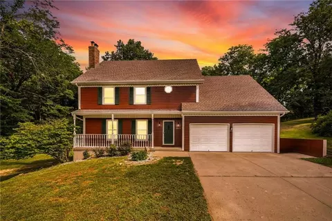 12639 NW Buck Creek Dr, Kansas City, MO 64152