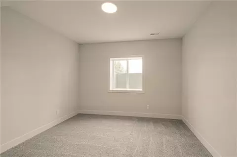 Bedroom - 1152 SW Whitby Dr, Lees Summit, MO 64083 photo 6 of 10