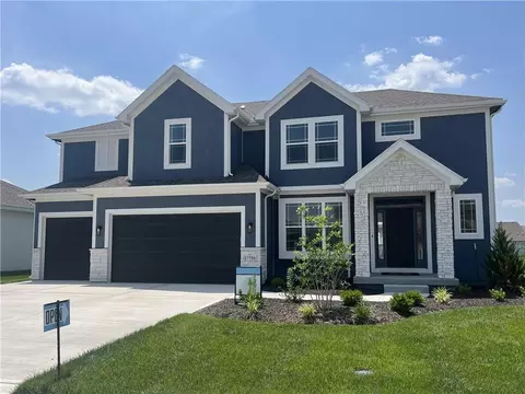 17470 W 169th Ter, Olathe, KS 66062