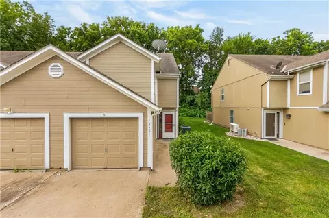 15521 E 48th St, Kansas City, MO 64136
