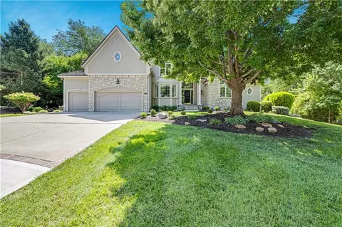 10853 S Cedar Niles Cir, Olathe, KS 66061