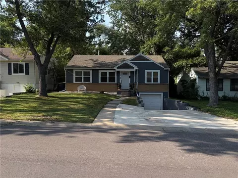1146 E 67th St, Kansas City, MO 64131