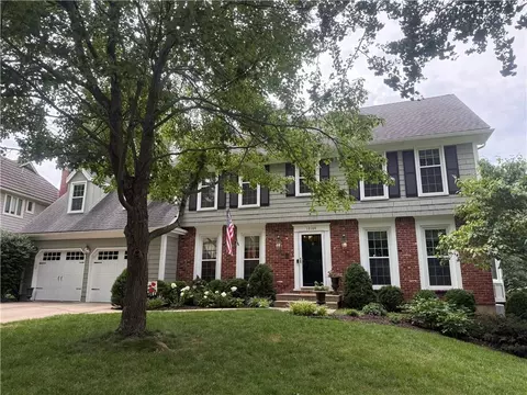 12104 Ballentine St, Overland Park, KS 66213