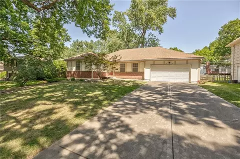 9610 W 97th St, Overland Park, KS 66212
