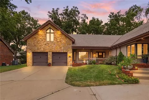 10 The Woodlands, Gladstone, MO 64119