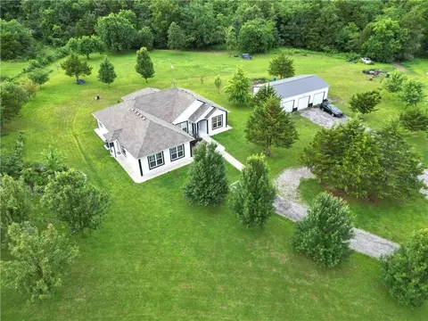 19883 Mather Rd, Sedalia, MO 65301