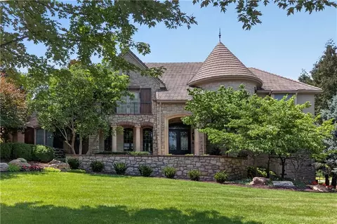 13908 Howe Dr, Leawood, KS 66224