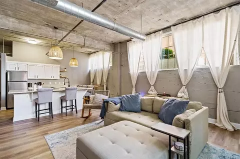 321 W 7th St #103, Kansas City, MO 64105