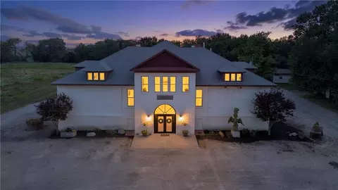 Exterior - 402 Rulo St, Bigelow, MO 64437 photo 2 of 9