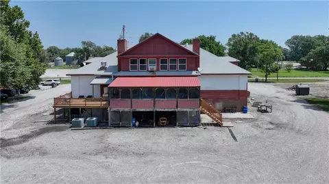 Exterior - 402 Rulo St, Bigelow, MO 64437 photo 7 of 9