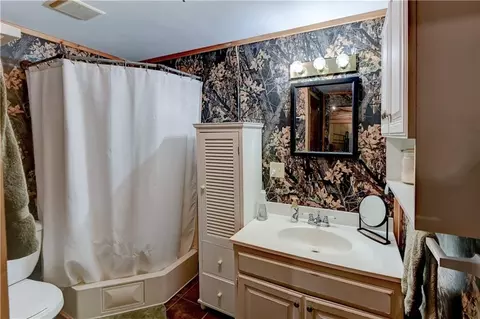 Bath - 402 Rulo St, Bigelow, MO 64437 photo 5 of 6