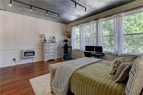 Bedroom - 402 Rulo St, Bigelow, MO 64437 photo 5 of 14