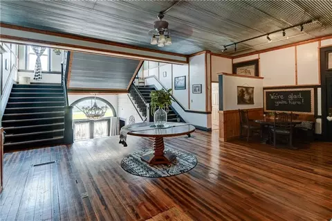 Entry Way - 402 Rulo St, Bigelow, MO 64437 photo 1 of 8