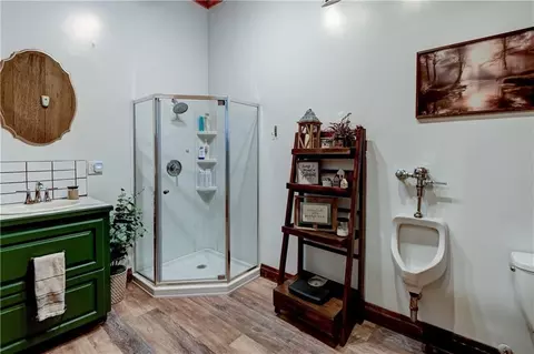 Bath - 402 Rulo St, Bigelow, MO 64437 photo 6 of 6
