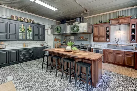 Kitchen - 402 Rulo St, Bigelow, MO 64437 photo 1 of 8