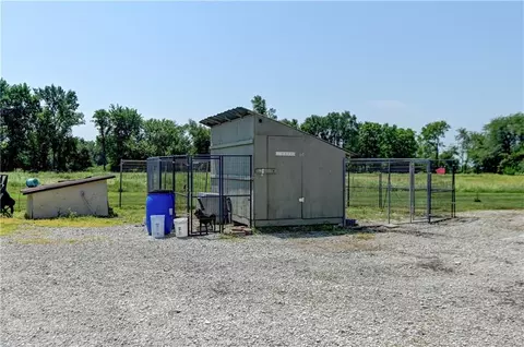 Exterior - 402 Rulo St, Bigelow, MO 64437 photo 8 of 9