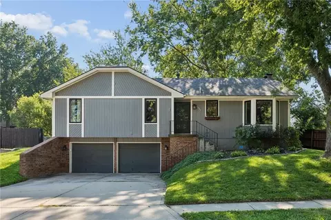 1201 Bristol Way, Liberty, MO 64068