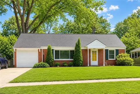 2613 W 79th St, Prairie Village, KS 66208