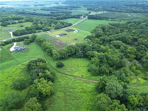 21201 E Blue Mills Rd, Independence, MO 64058 photo 3