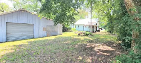Exterior - 716 E Lincoln St, Iola, KS 66749 photo 3 of 3
