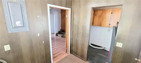 Entry Way - 716 E Lincoln St, Iola, KS 66749 photo 3 of 4
