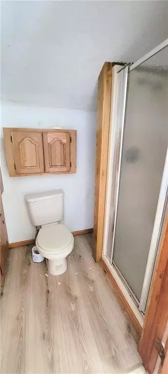 Bath - 716 E Lincoln St, Iola, KS 66749 photo 3 of 3