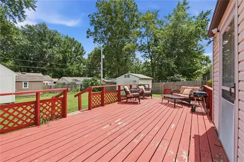 Exterior - 4009 S Spring St, Independence, MO 64055 photo 5 of 10