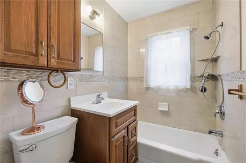 Bath - 4009 S Spring St, Independence, MO 64055 photo 1 of 2