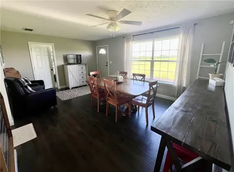 Dining - 148 SW 301 Rd, Centerview, MO 64019 photo 1 of 4