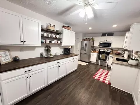Kitchen - 148 SW 301 Rd, Centerview, MO 64019 photo 2 of 4