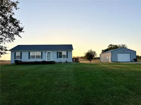 Exterior - 148 SW 301 Rd, Centerview, MO 64019 photo 3 of 10