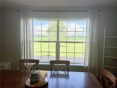 Dining - 148 SW 301 Rd, Centerview, MO 64019 photo 3 of 4