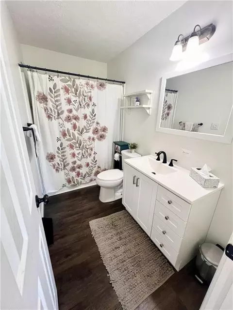 Bath - 148 SW 301 Rd, Centerview, MO 64019 photo 4 of 4