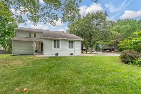 3613 SW 11th St, Blue Springs, MO 64015
