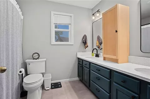 Bath - 829 E 12th St, Eudora, KS 66025 photo 1 of 3